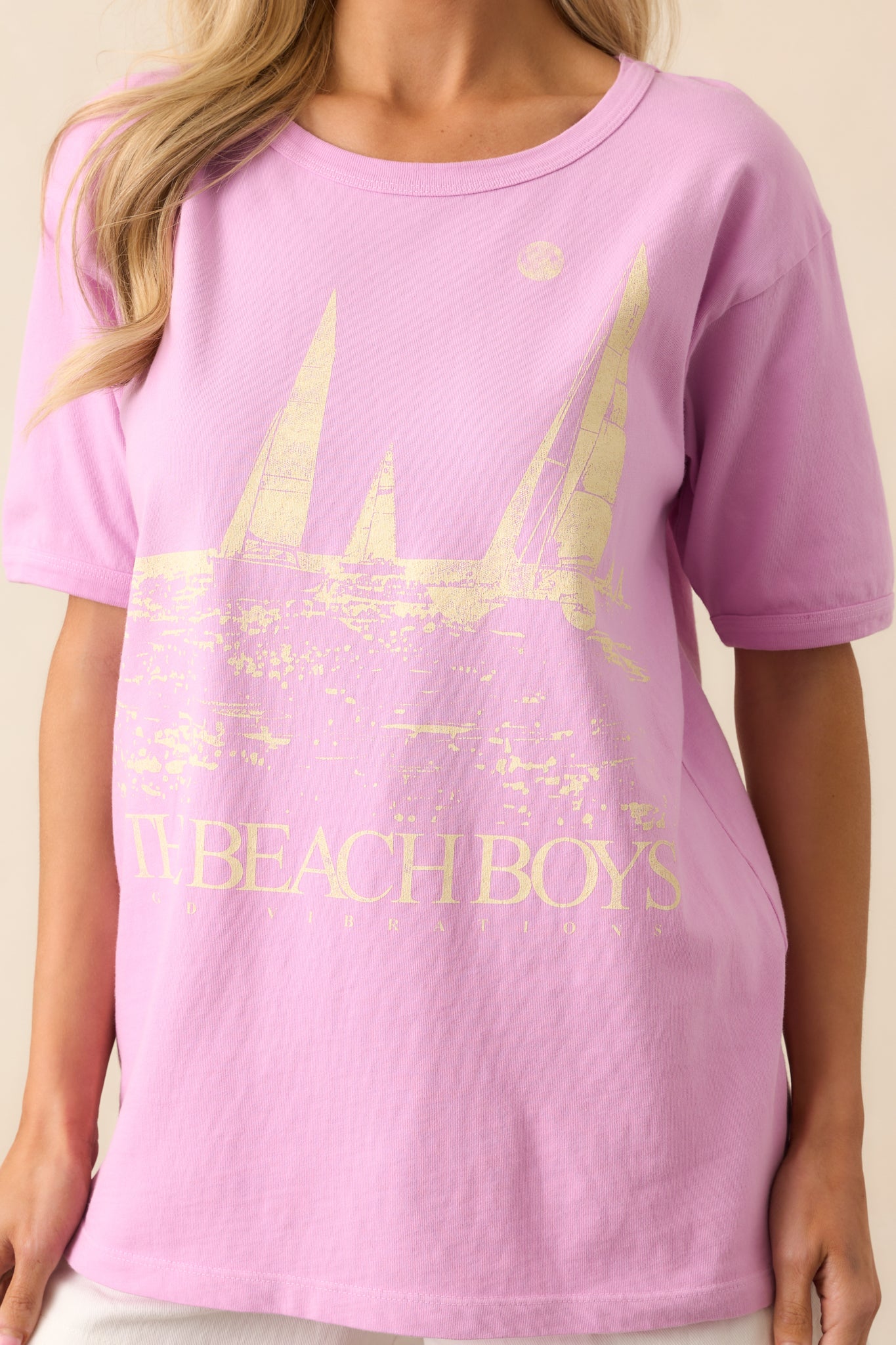 A close-up of the Beach Boys Sailboat graphic, highlighting the colorful design and unique vintage vibe.